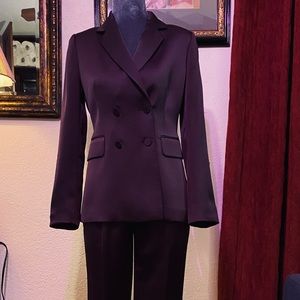 TAHARI PANT SUIT Size 0 Petite Dark Purple Double Breast Jacket & Pant w pockets